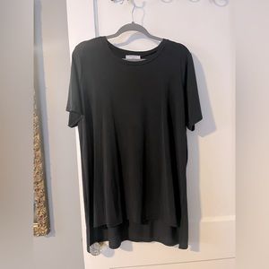Women’s high/low hemmed black tunic tee, 1X by Zenana